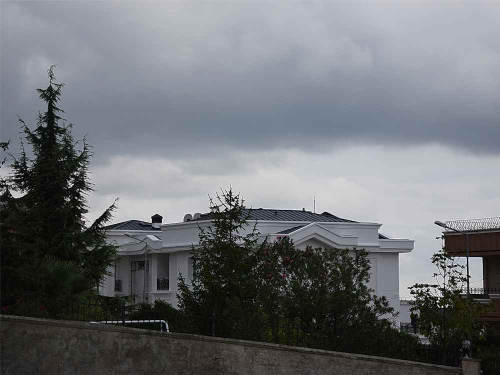 Sn S Yeşilyurt Evi Çatısan