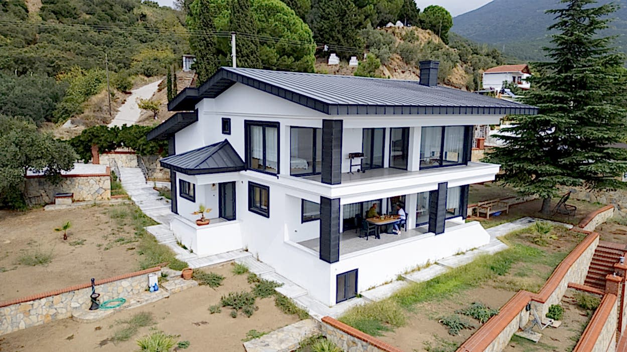 Sn Yalçın Evi Çatısan