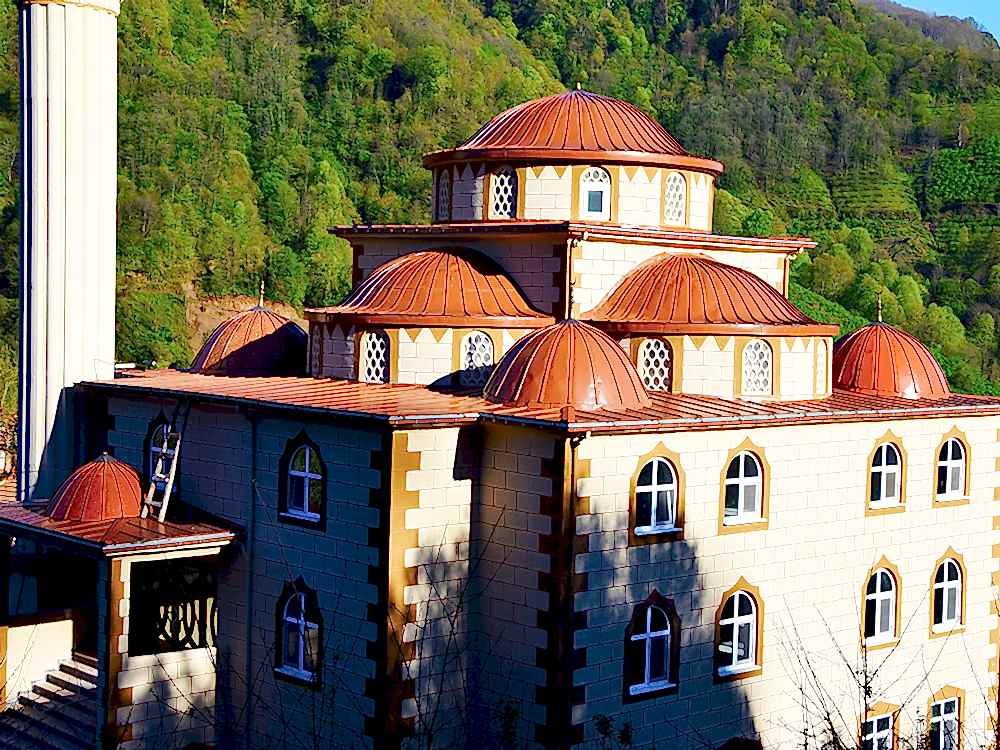 Kızılot Köyü Cami Çatısan